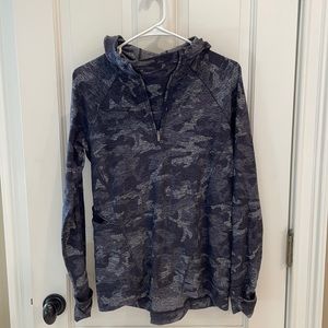 Lululemon size 4 camo long sleeve hoodie